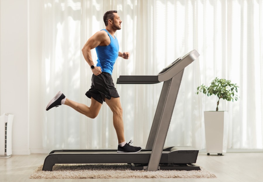 technogym-laufband-in-aktion